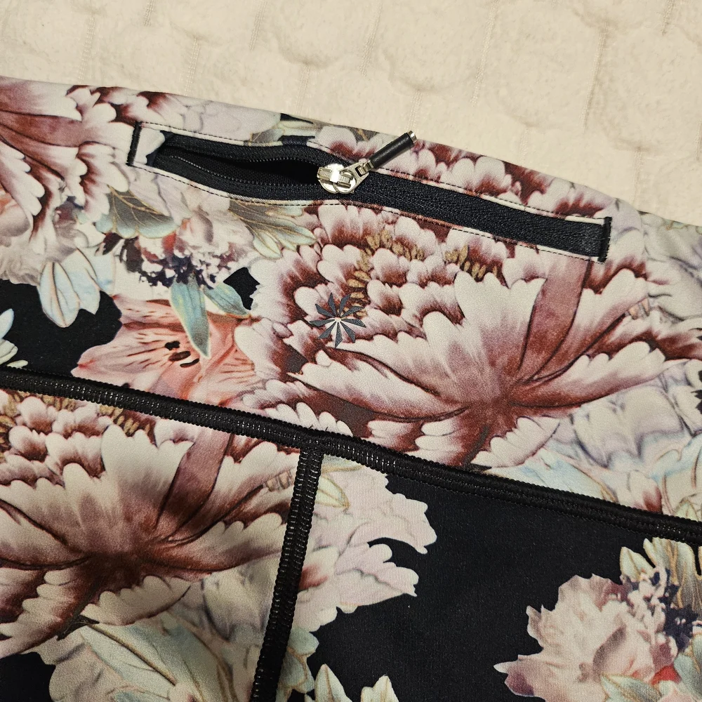 Athleta-  Run Free Garden Party Floral Leggings- Size S - Picture 12 of 13